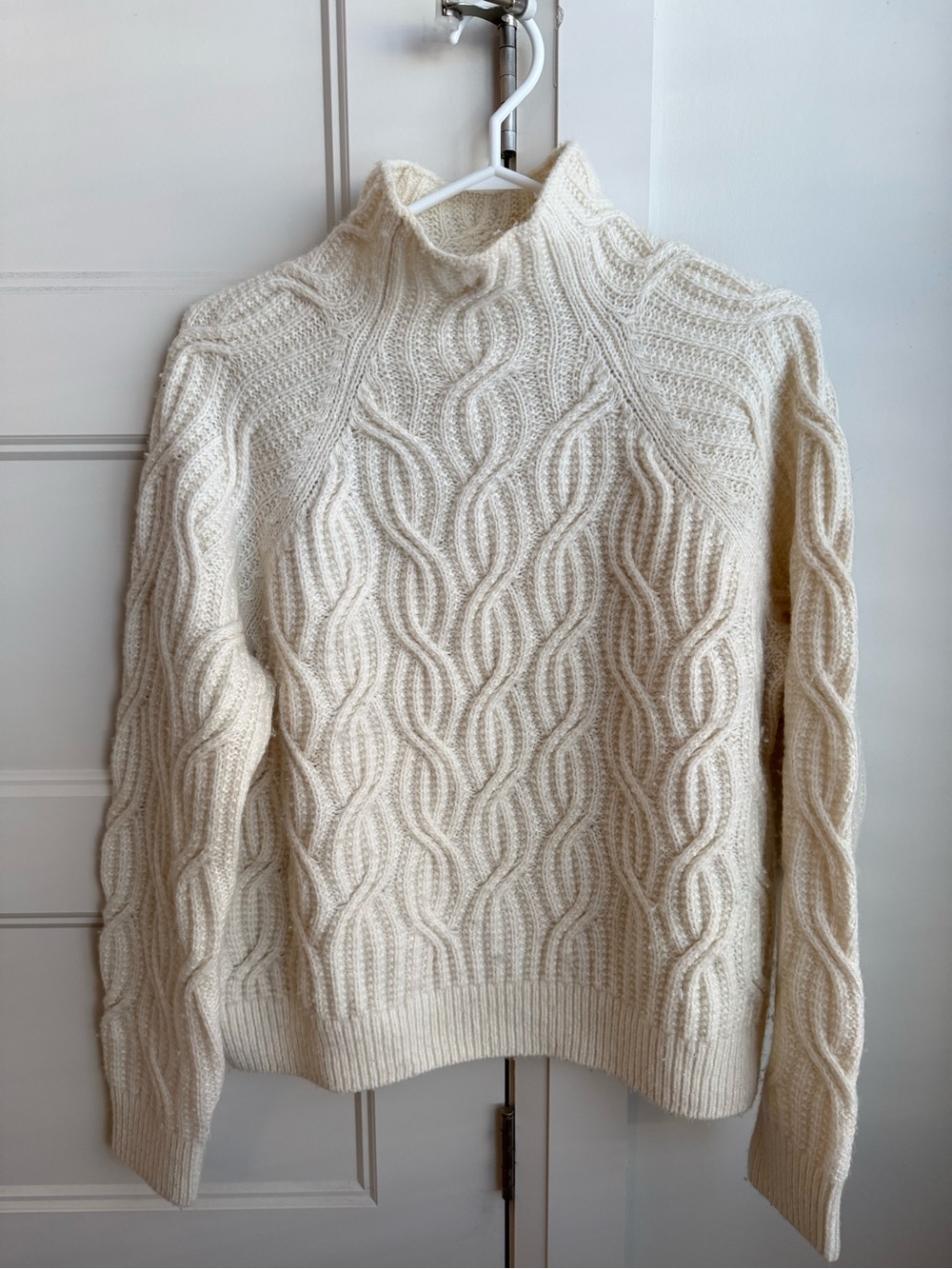 Vince Cream Cable-Knit Wool/Cashmere Sweater
